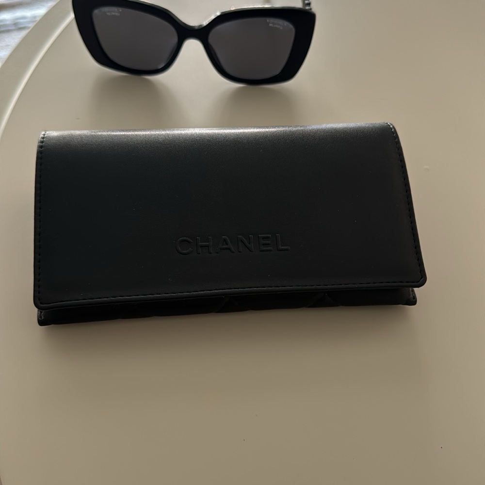 CHANEL sunglasses - Picture 4 of 8